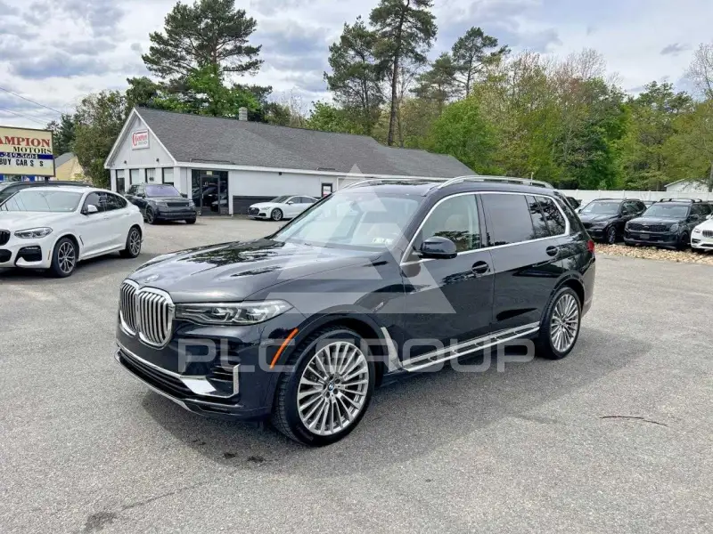 2021 BMW X7 photo