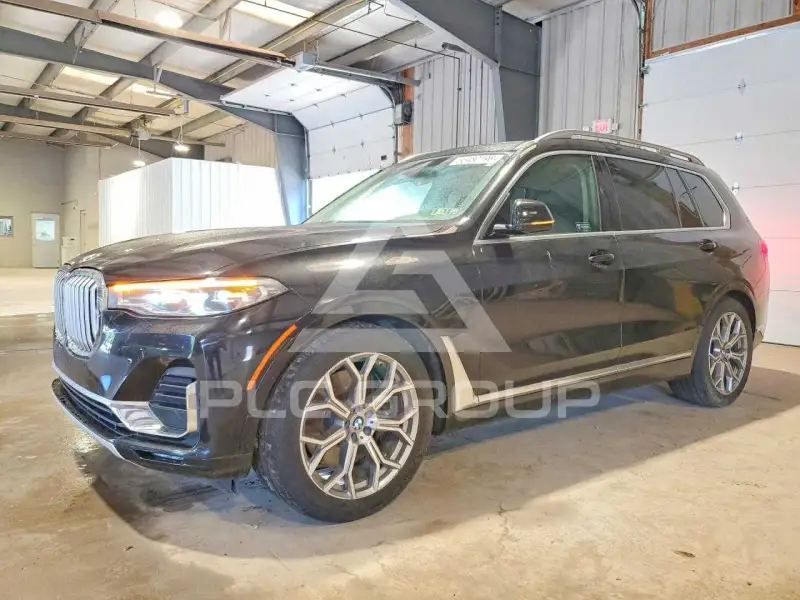 2021 BMW X7 photo