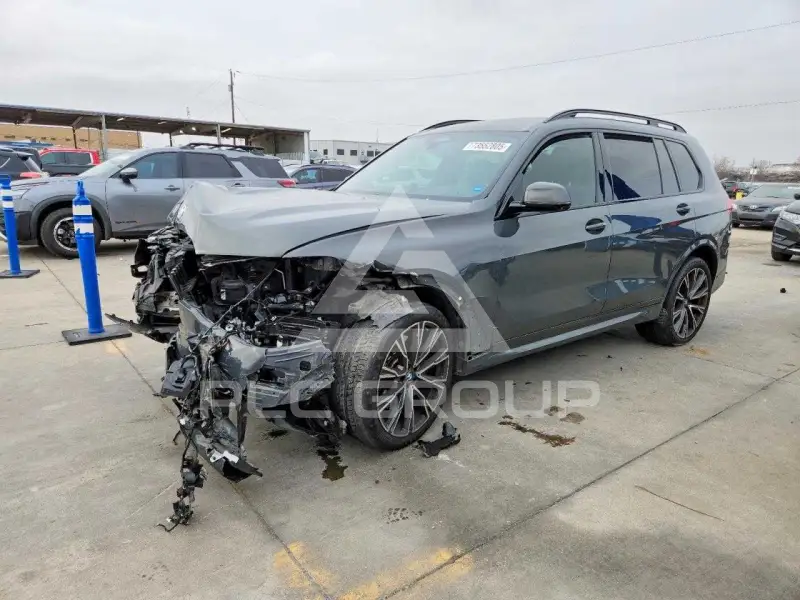 2021 BMW X7 фото