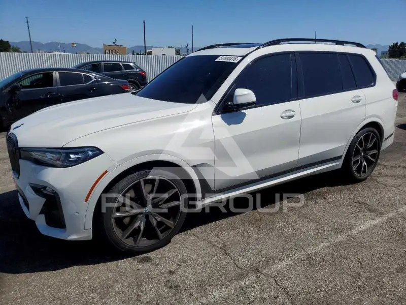 2021 BMW X7 фото