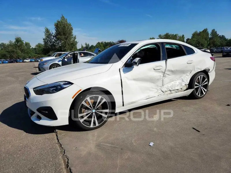 2021 BMW 228 фото