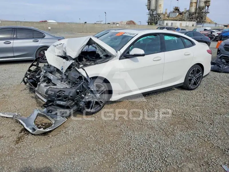2021 BMW 228 фото