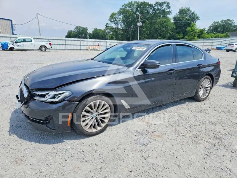 2021 BMW 540 фото