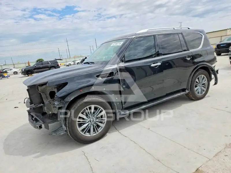2021 Infinity QX80 photo
