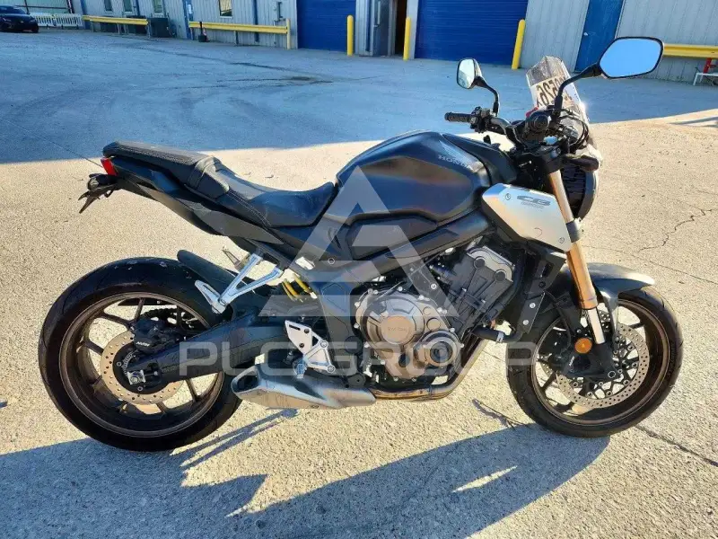 2021 Honda CB фото