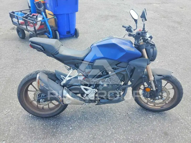 2021 Honda CB фото