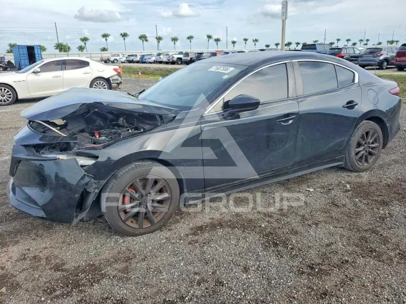 2021 Mazda 3 photo