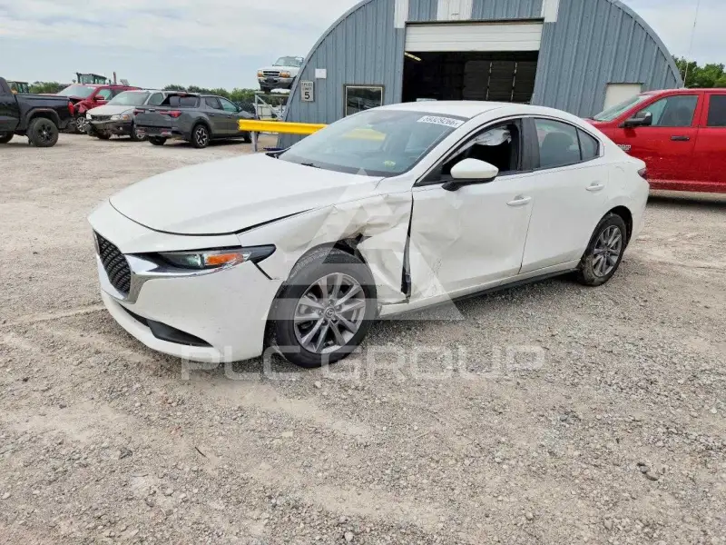 2021 Mazda 3 photo