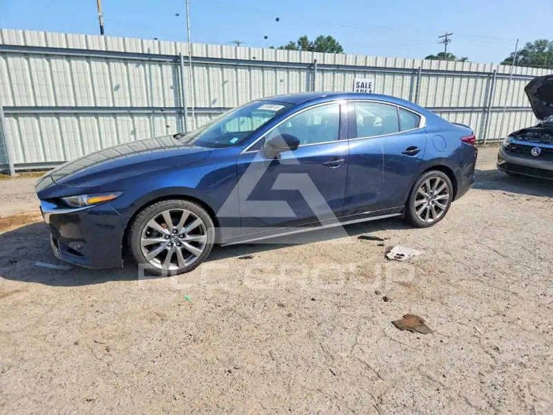2021 Mazda 3 photo