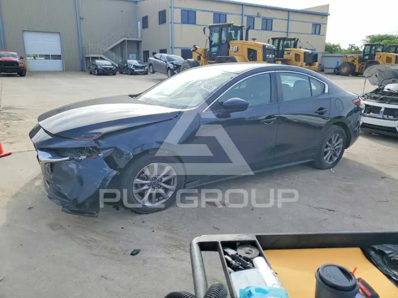 2021 Mazda 3 photo