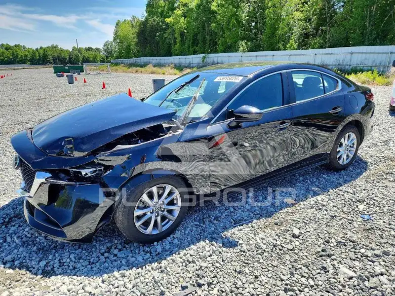 2021 Mazda 3 photo