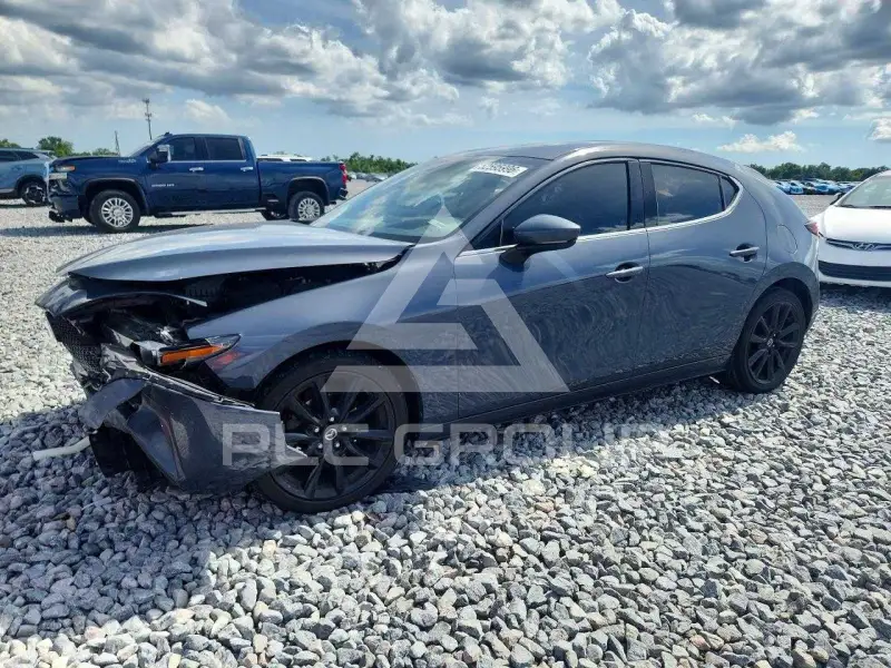 2021 Mazda 3 photo