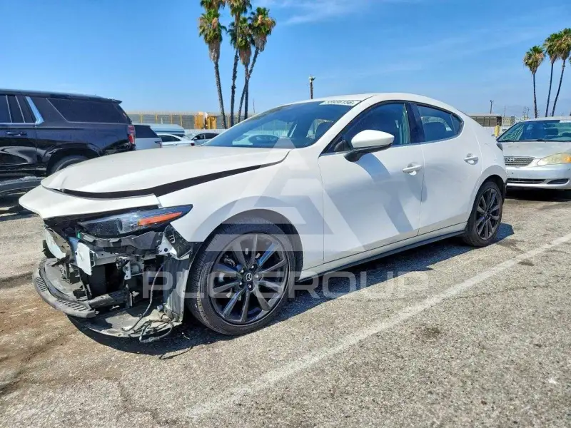 2021 Mazda 3 photo