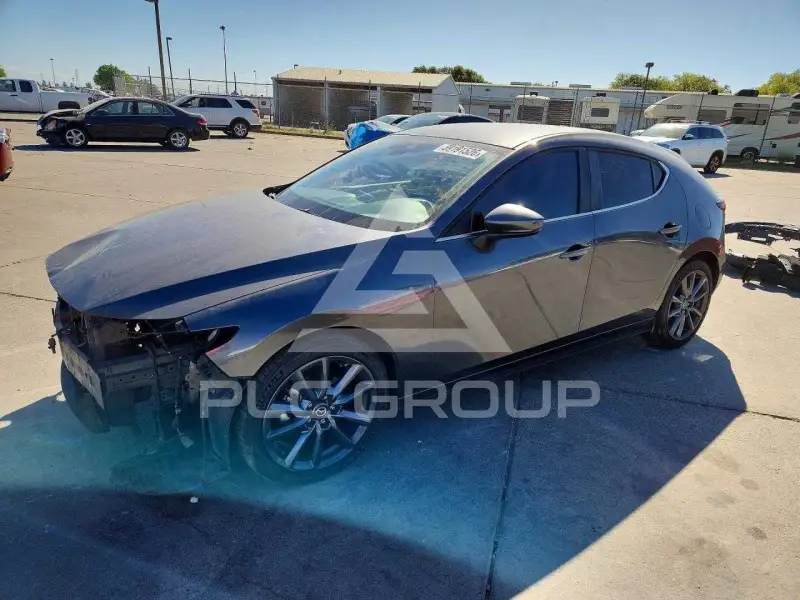 2021 Mazda 3 photo