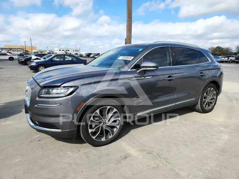 2021 Lincoln NAUTILUS photo