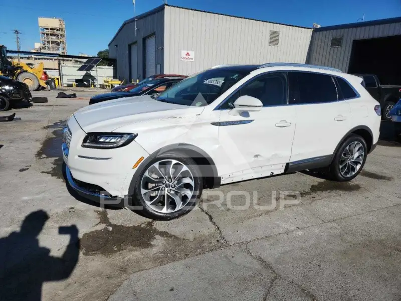 2021 Lincoln NAUTILUS photo