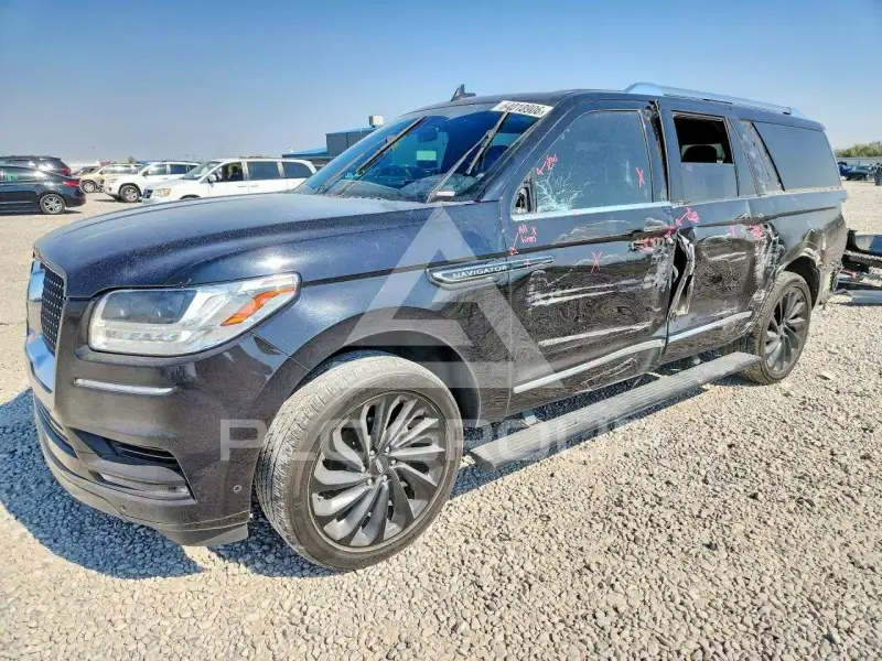 2021 Lincoln NAVIGATOR photo
