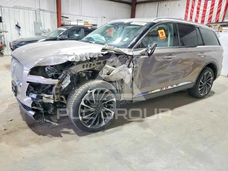 2021 Lincoln AVIATOR photo