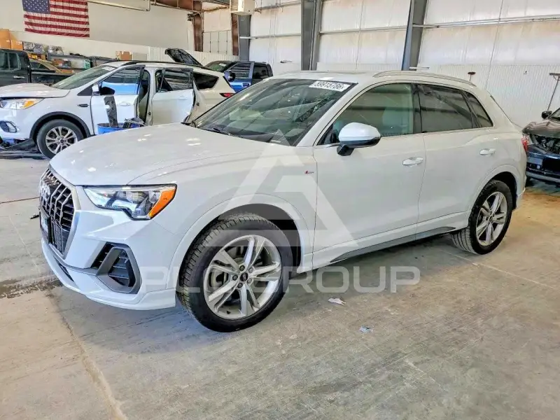 2021 Audi Q3 фото