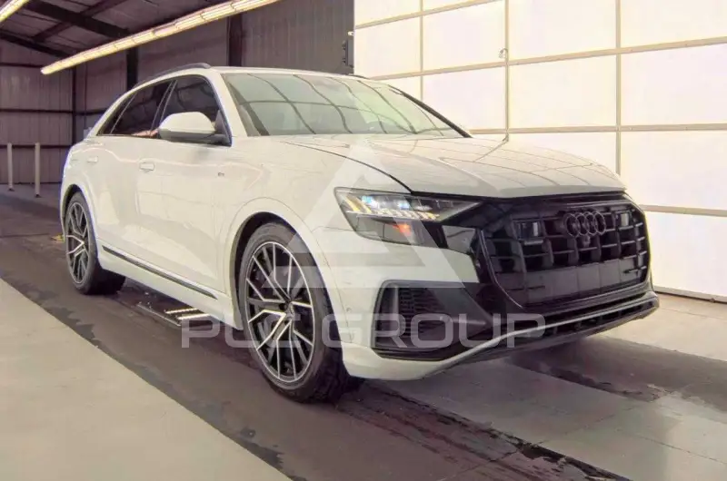 2021 Audi Q8 фото