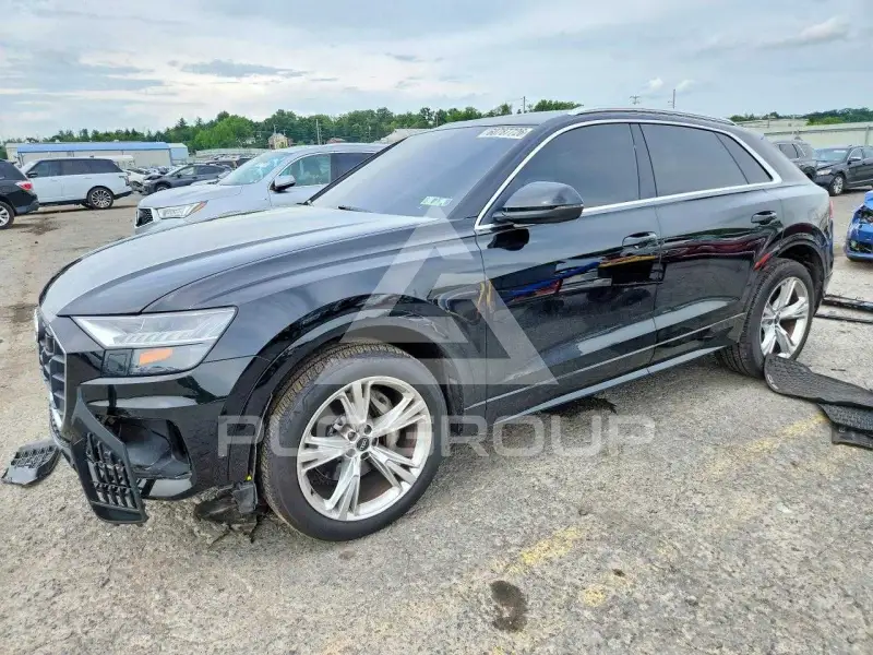 2021 Audi Q8 фото
