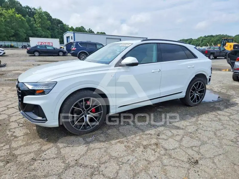 2021 Audi Q8 фото