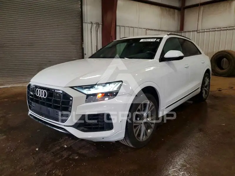 2021 Audi Q8 фото