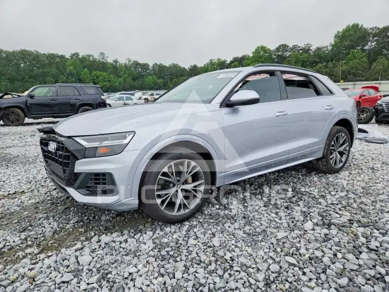 2021 Audi Q8 фото