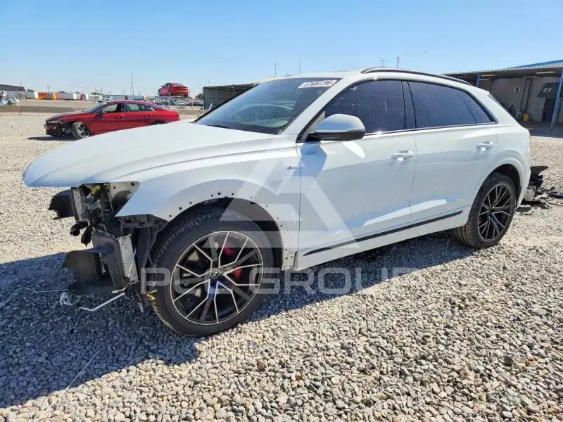 2021 Audi Q8 фото