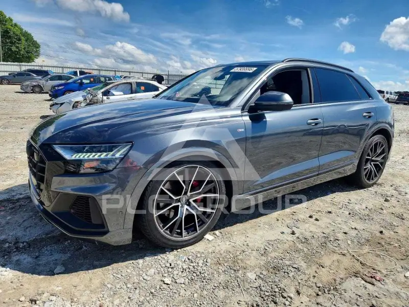 2021 Audi Q8 фото