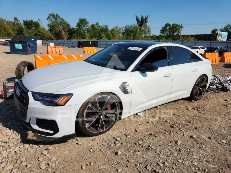 2021 Audi S6 фото