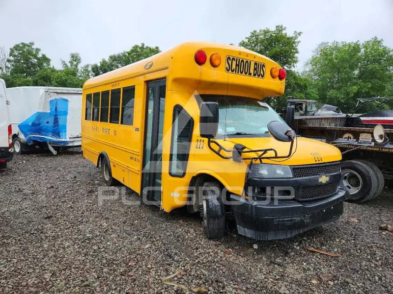 2021 Chevrolet Express photo