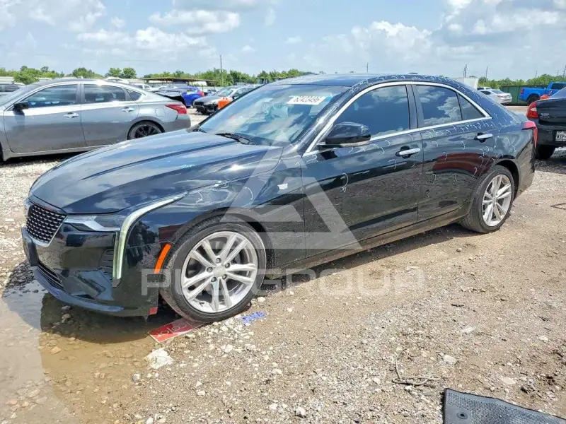 2021 Cadillac CT4 photo