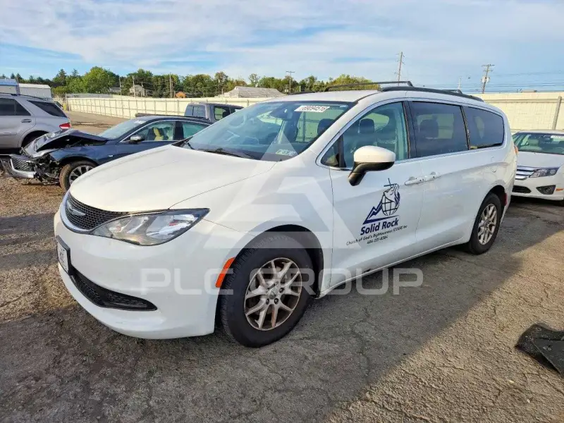 2021 Chrysler Pacifica photo