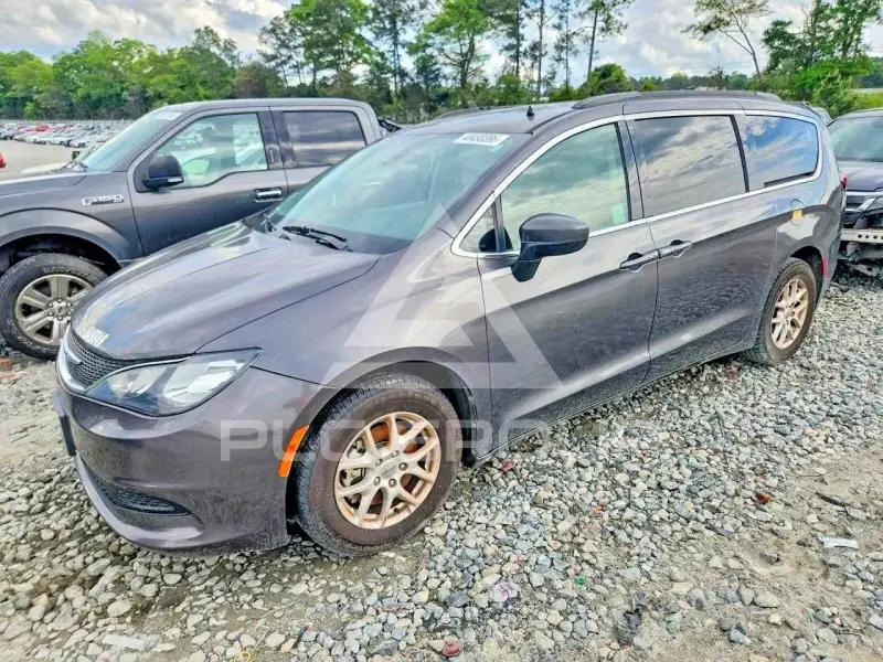 2021 Chrysler Pacifica photo