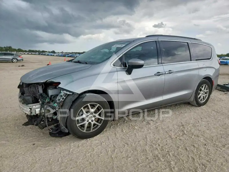 2021 Chrysler Pacifica photo