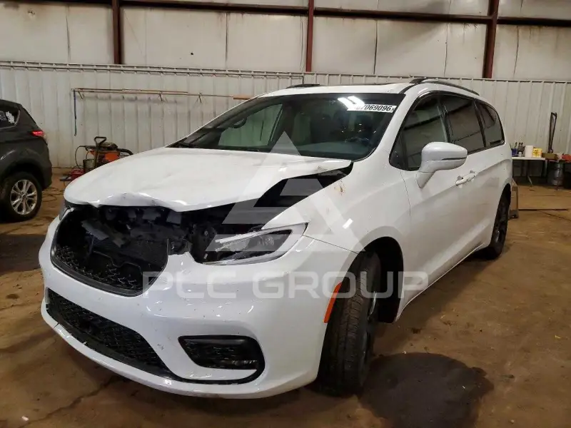2021 Chrysler PACIFICA photo