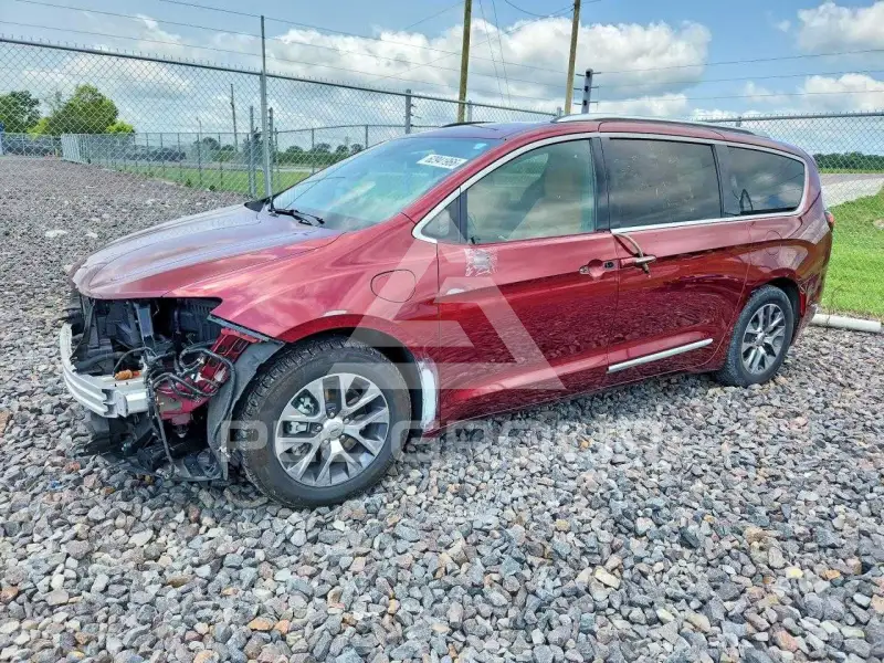 2021 Chrysler PACIFICA photo