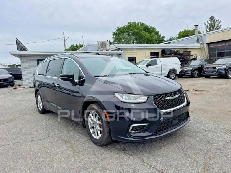 2021 Chrysler PACIFICA photo