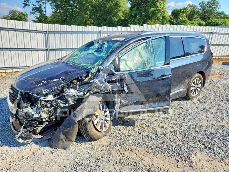 2021 Chrysler PACIFICA photo