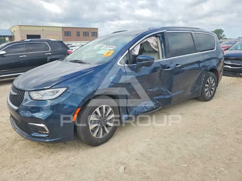 2021 Chrysler PACIFICA photo