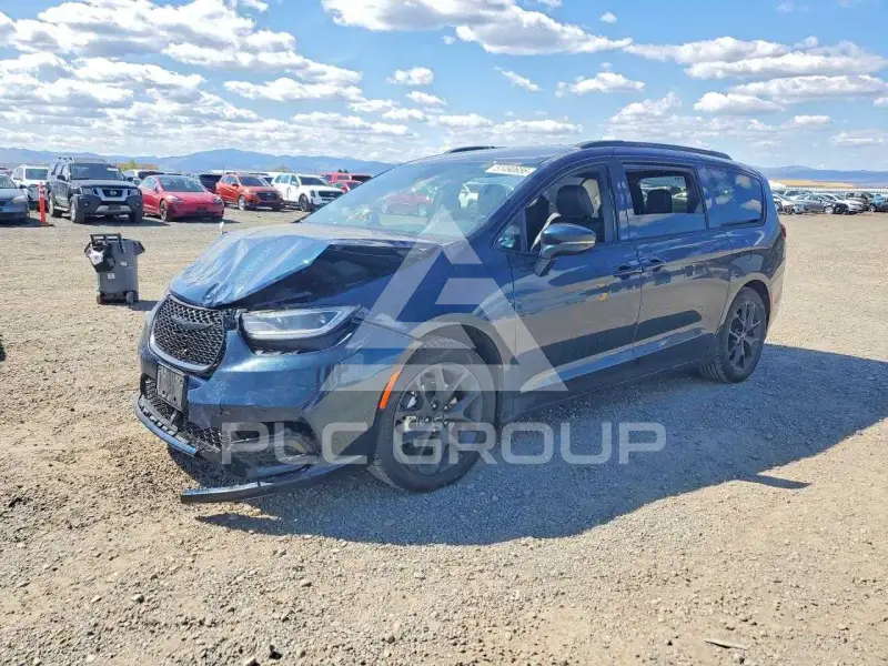 2021 Chrysler PACIFICA photo
