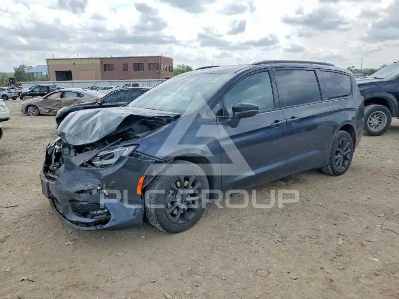 2021 Chrysler PACIFICA photo
