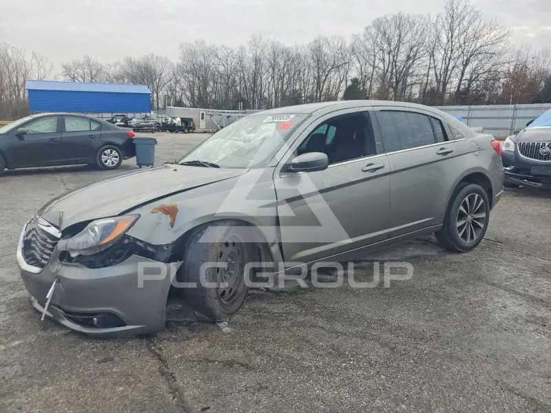 2013 Chrysler 200 photo