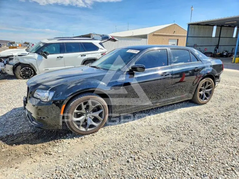 2021 Chrysler 300 photo