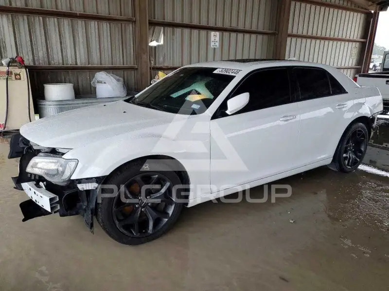 2021 Chrysler 300 photo