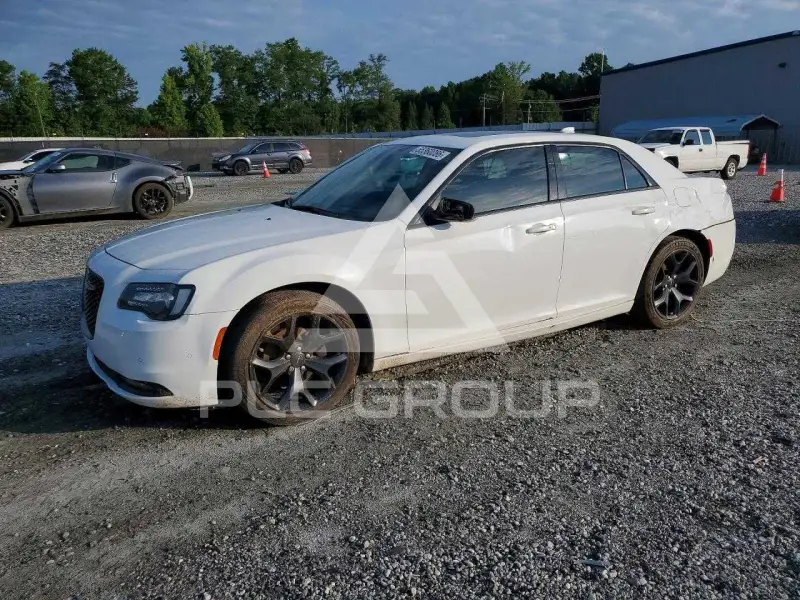 2021 Chrysler 300 фото