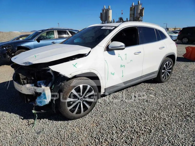 2021 Mercedes Benz GLA-Class фото
