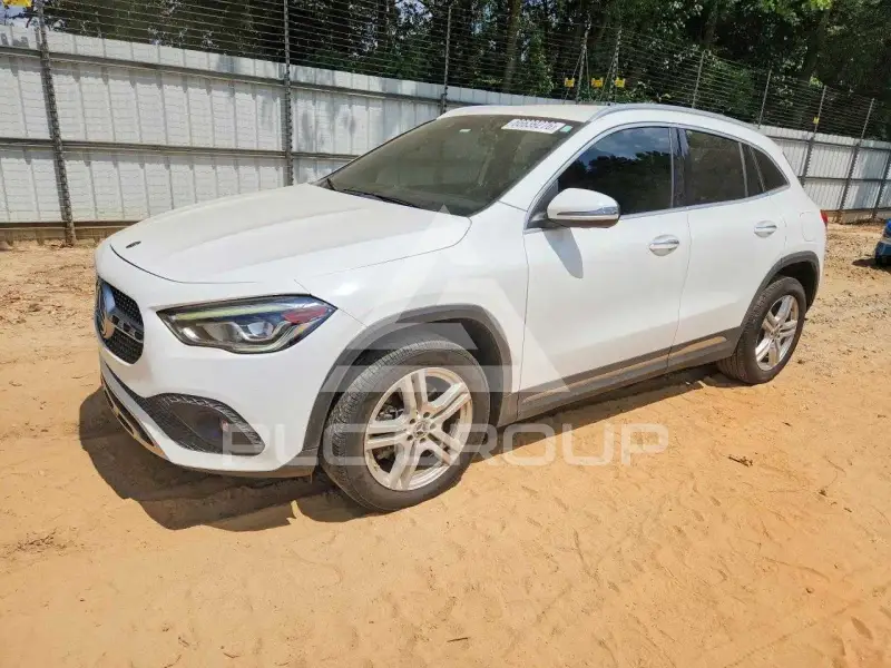 2021 Mercedes Benz GLA-Class фото
