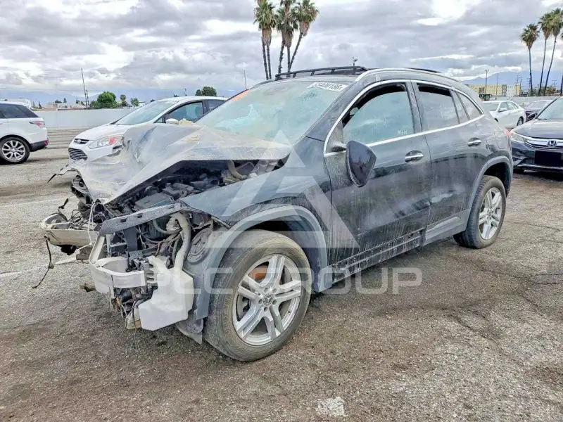 2021 Mercedes Benz GLA-Class фото